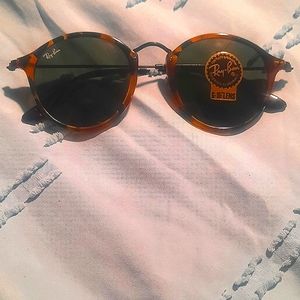 Unisex Ray-Ban glasses